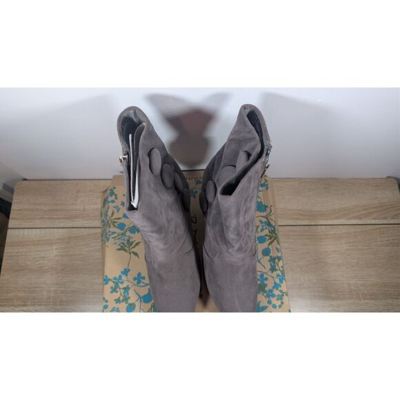 Bamboo Gray Suede Button Ankle Boots Size 8 Women’s Zip Side Heel Booties - Picture 3 of 5
